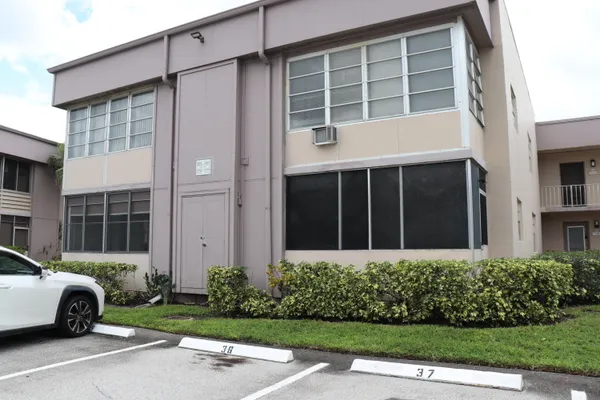 $1,500 | 801 Flanders South, Unit Q, Delray Beach, FL 33484