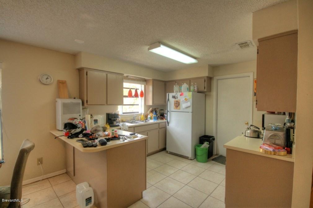 695 Young Street Melbourne, FL 32935 - Photo 13 of 28 IMG_1538_39_40_tonemapped