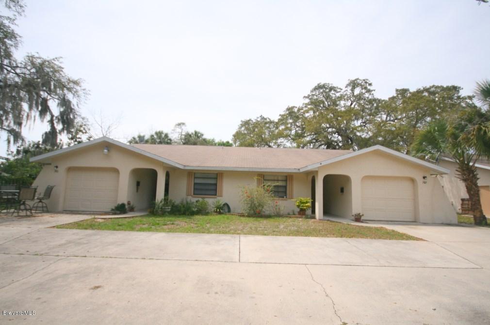 695 Young Street Melbourne, FL 32935 - Photo 3 of 28 IMG_1508_09_10_fused