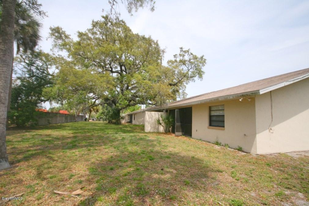 695 Young Street Melbourne, FL 32935 - Photo 5 of 28 IMG_1514_5_6_fused
