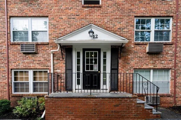 $325,000 | 12 Colonial Village Drive, Unit 1, Arlington, MA 02474