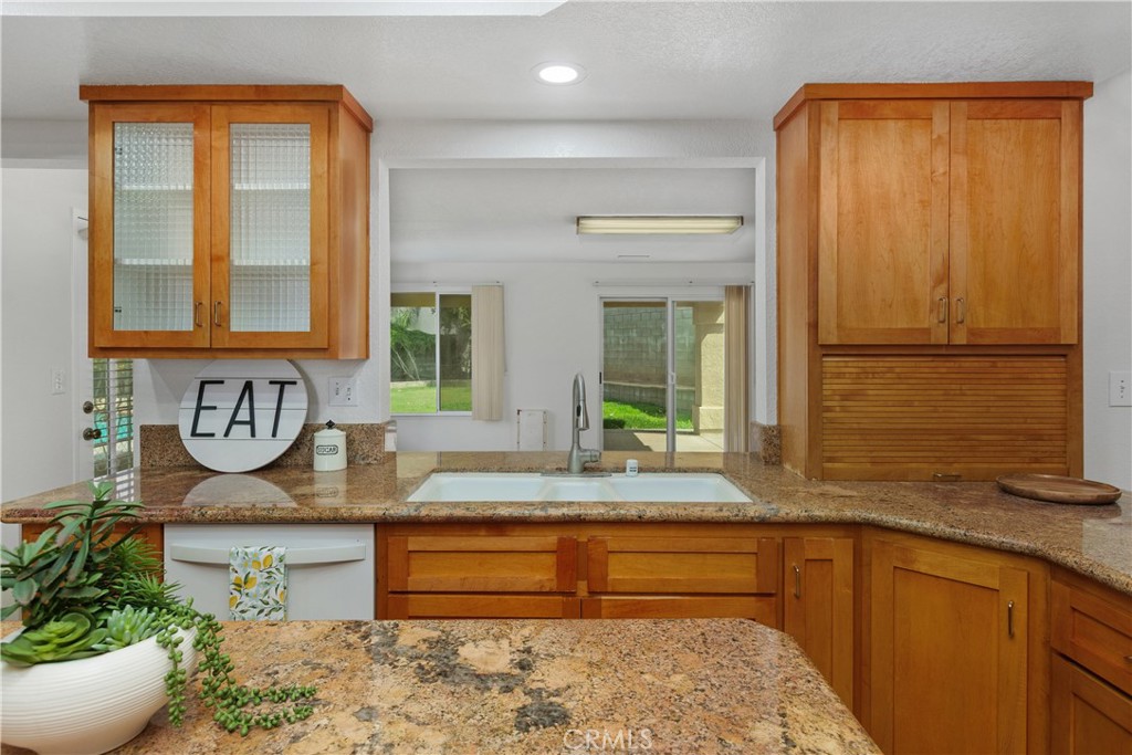 8405 Eastbrook Court Riverside, CA 92504 - Photo 16 of 49 Kitchen