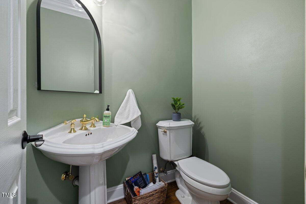 2709 Glassman Lane Raleigh, NC 27606 - Photo 29 of 49 2709 Glassman Ln 32