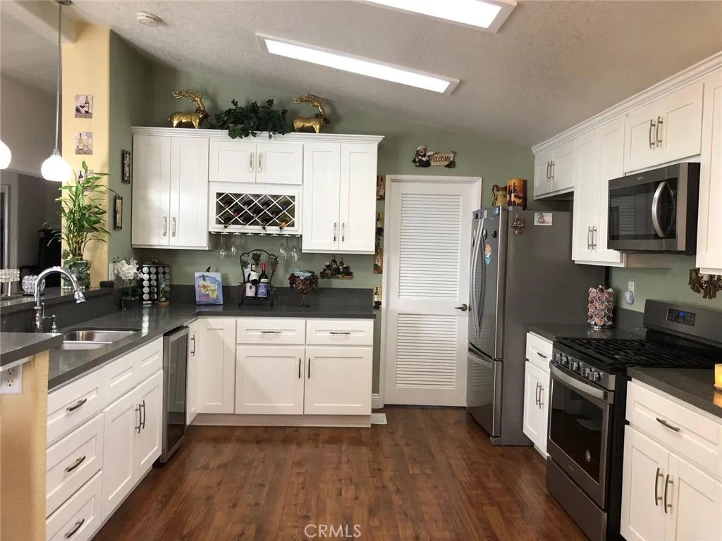 16601 South Garfield, Unit 804 Paramount, CA 90723 - Photo 9 of 21