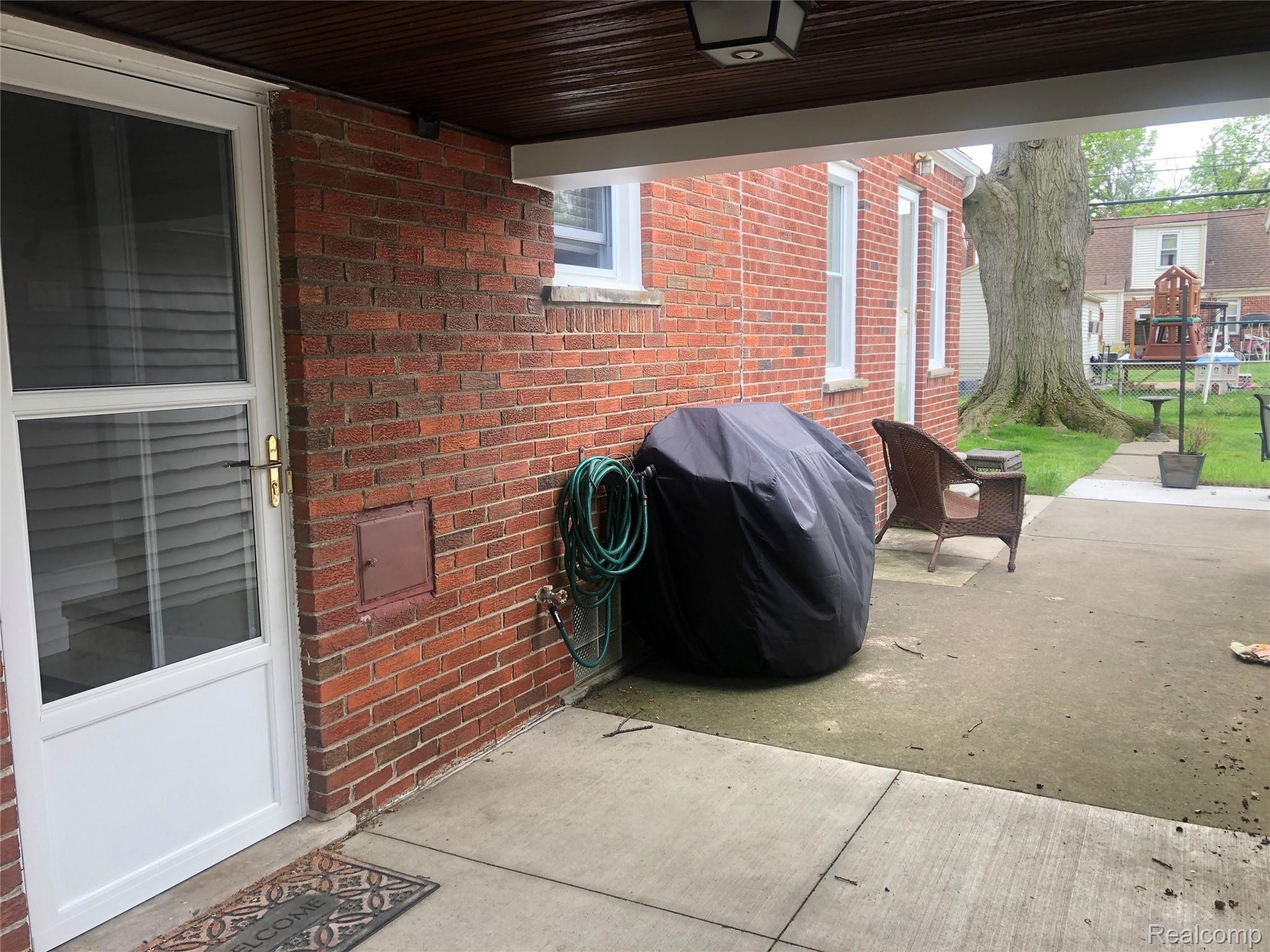 15759 Champaign Road Allen Park, MI 48101 - Photo 12 of 44 70EF36F2-5A78-4CC1-8074-0798E9ECCD44.jpeg