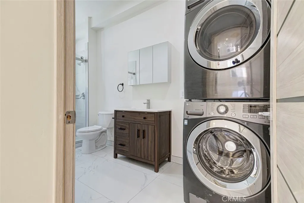 7044 Greeley Street Tujunga, CA 91042 - Photo 13 of 27