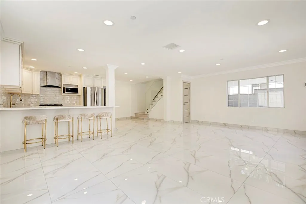 7044 Greeley Street Tujunga, CA 91042 - Photo 5 of 27