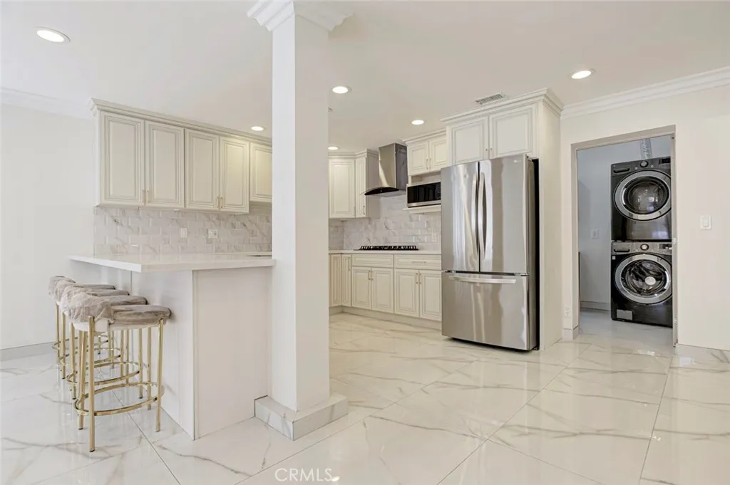 7044 Greeley Street Tujunga, CA 91042 - Photo 9 of 27