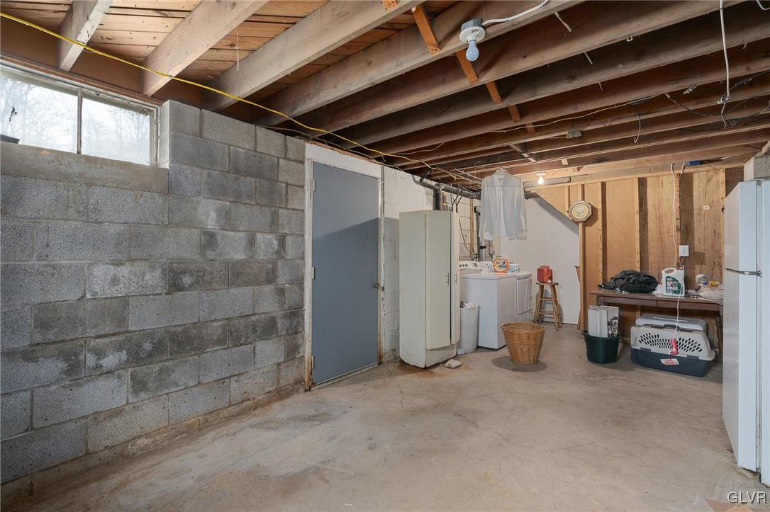 1675 Salem Road Quakertown, PA 18951 - Photo 31 of 34 a view of empty room with air conditioner duct and materials on floor
