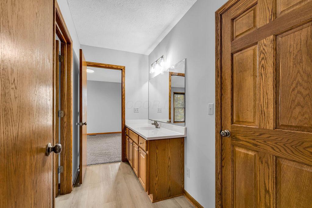 330 Longshore Road Sunbury, OH 43074 - Photo 46 of 73 Jack and Jill Bathroom