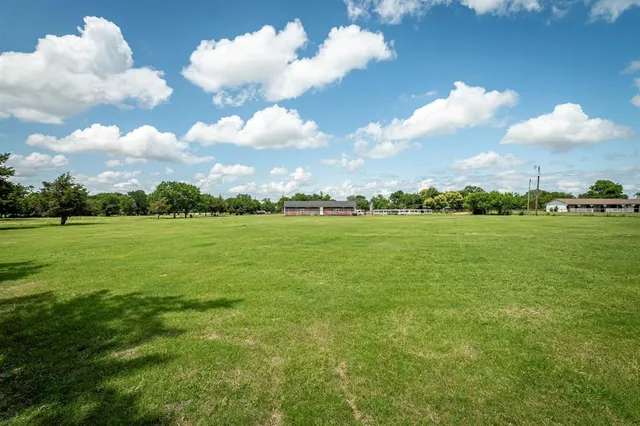 $1,075,000 | 10 Estates Road, Lucas, TX 75002