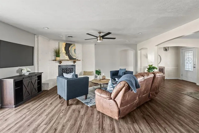 $1,075,000 | 10 Estates Road, Lucas, TX 75002