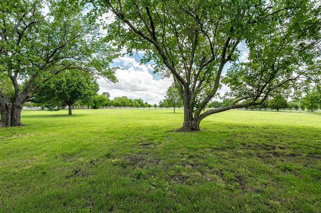 $1,075,000 | 10 Estates Road, Lucas, TX 75002