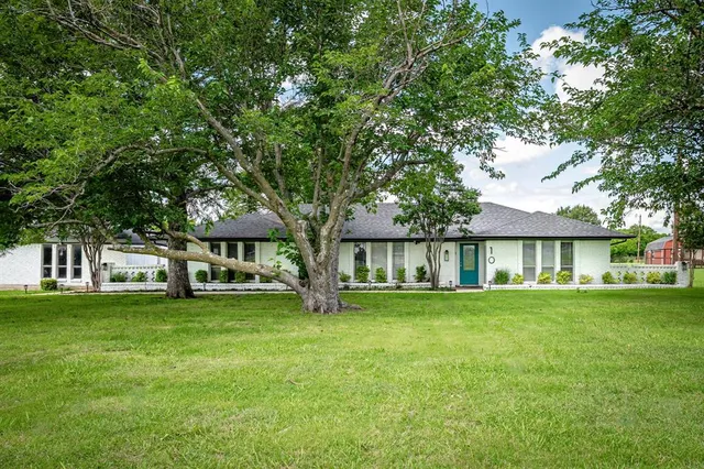 $1,075,000 | 10 Estates Road, Lucas, TX 75002