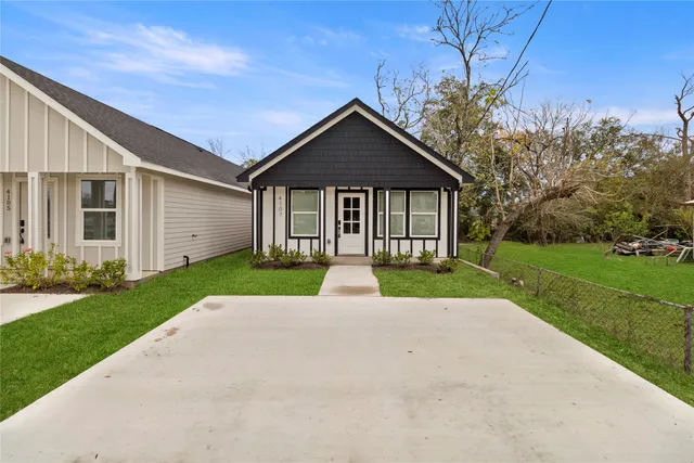 a view of outdoor space yard and front view of a house