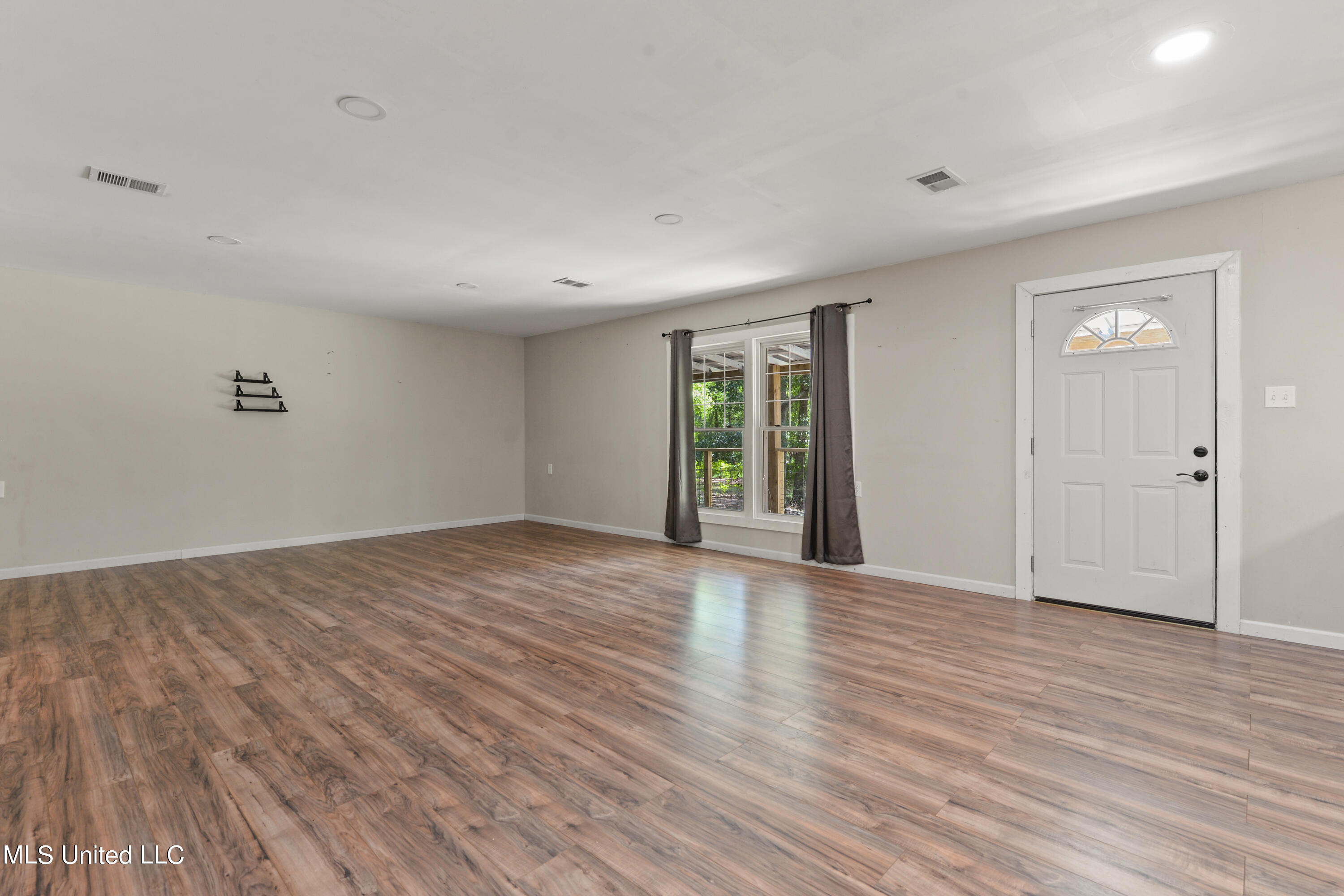 176 Long Leaf Road Lucedale, MS 39452 - Photo 3 of 27 003