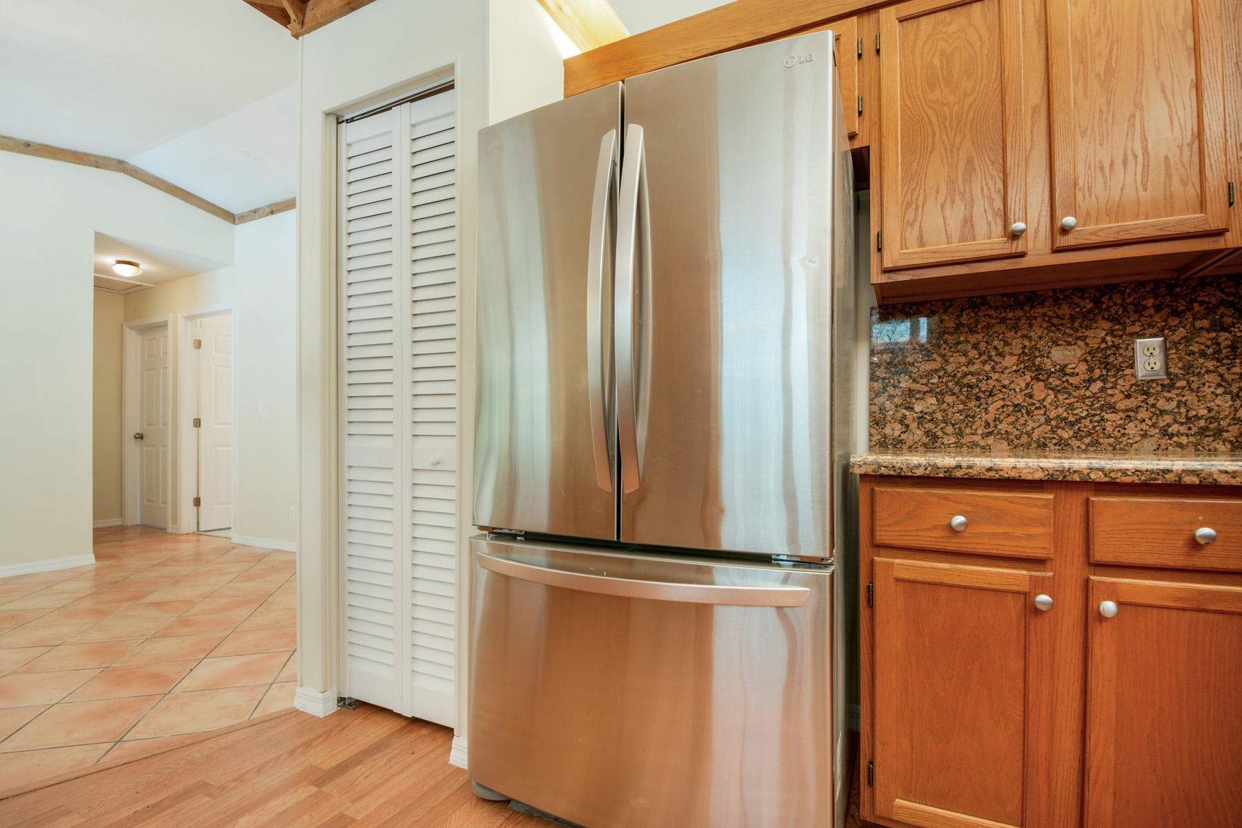 16629 93rd Road North Loxahatchee, FL 33470 - Photo 19 of 38 8 Kitchen 6 LR1_5562-Edit