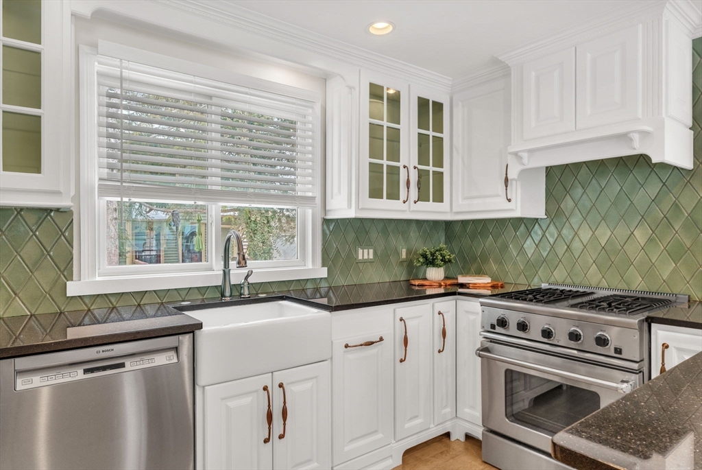 266 Langley Road, Unit 1 Newton, MA 02459 - Photo 12 of 40