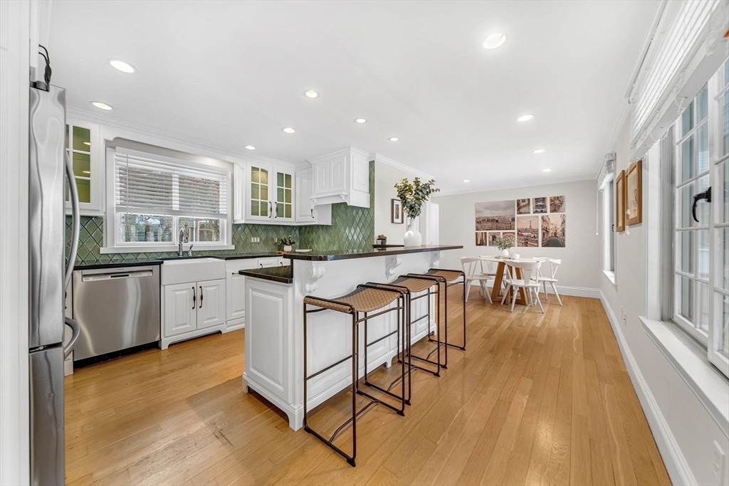 266 Langley Road, Unit 1 Newton, MA 02459 - Photo 15 of 40