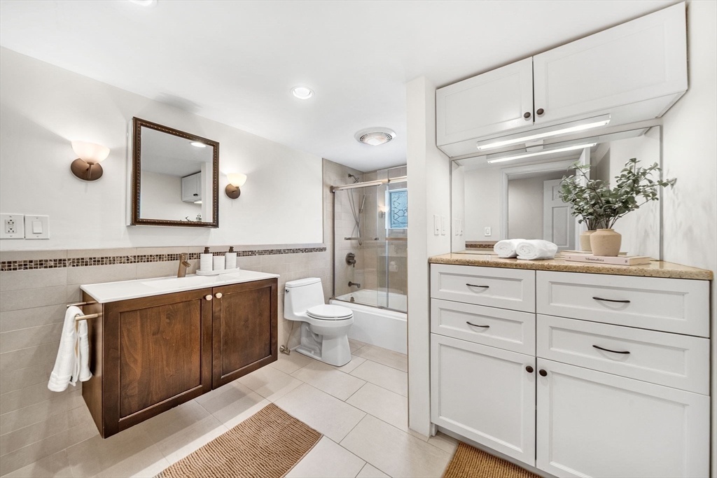 266 Langley Road, Unit 1 Newton, MA 02459 - Photo 29 of 40