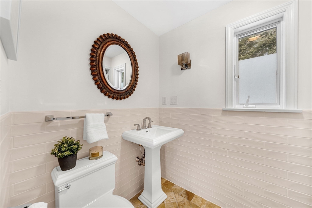 266 Langley Road, Unit 1 Newton, MA 02459 - Photo 31 of 40