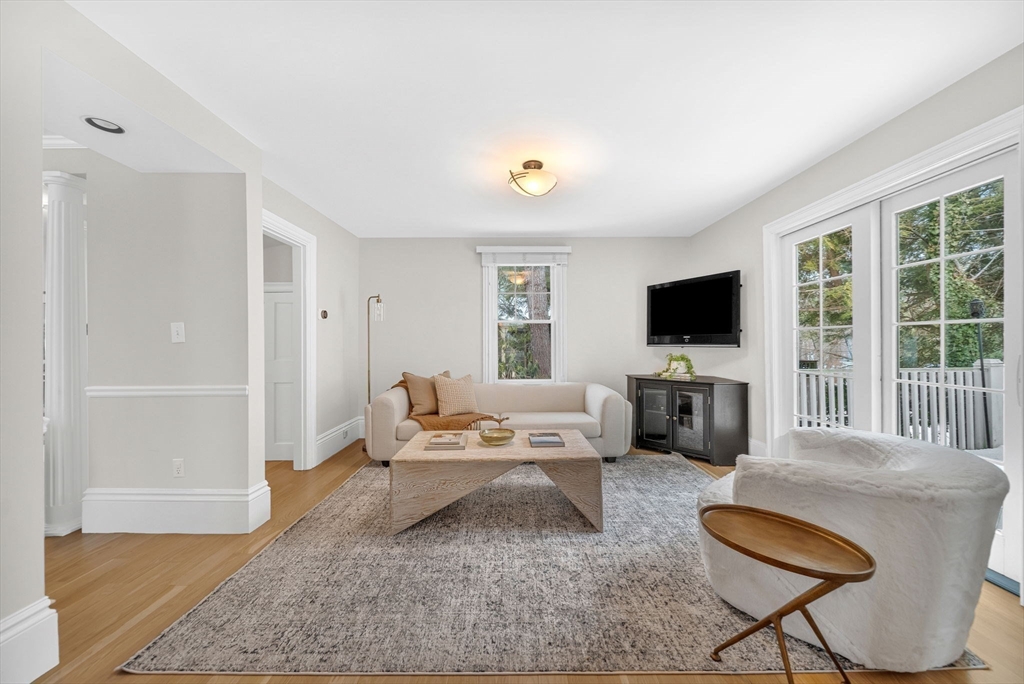 266 Langley Road, Unit 1 Newton, MA 02459 - Photo 5 of 40