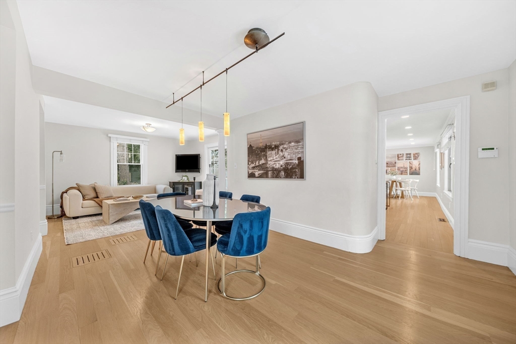 266 Langley Road, Unit 1 Newton, MA 02459 - Photo 8 of 40