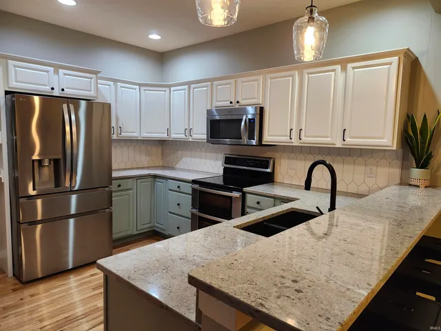 $359,900 | 15430 Shakespeare Drive, Evansville, IN 47725