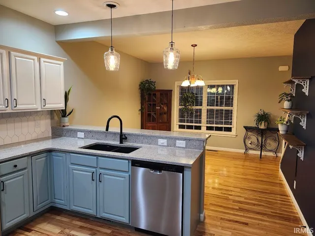 $359,900 | 15430 Shakespeare Drive, Evansville, IN 47725