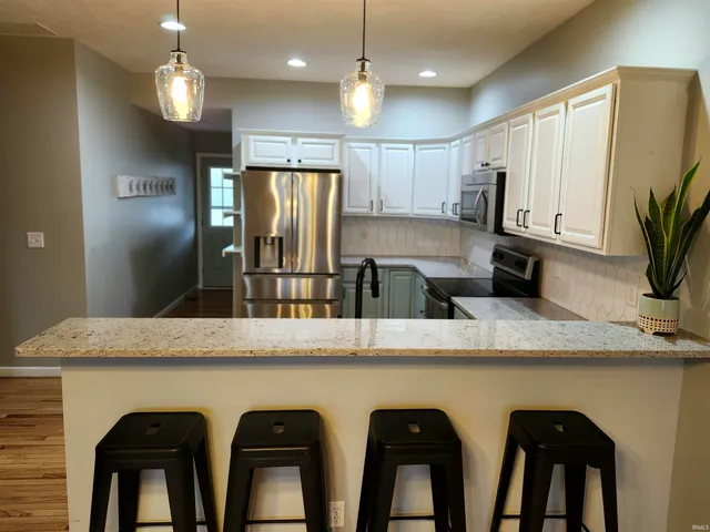 $359,900 | 15430 Shakespeare Drive, Evansville, IN 47725