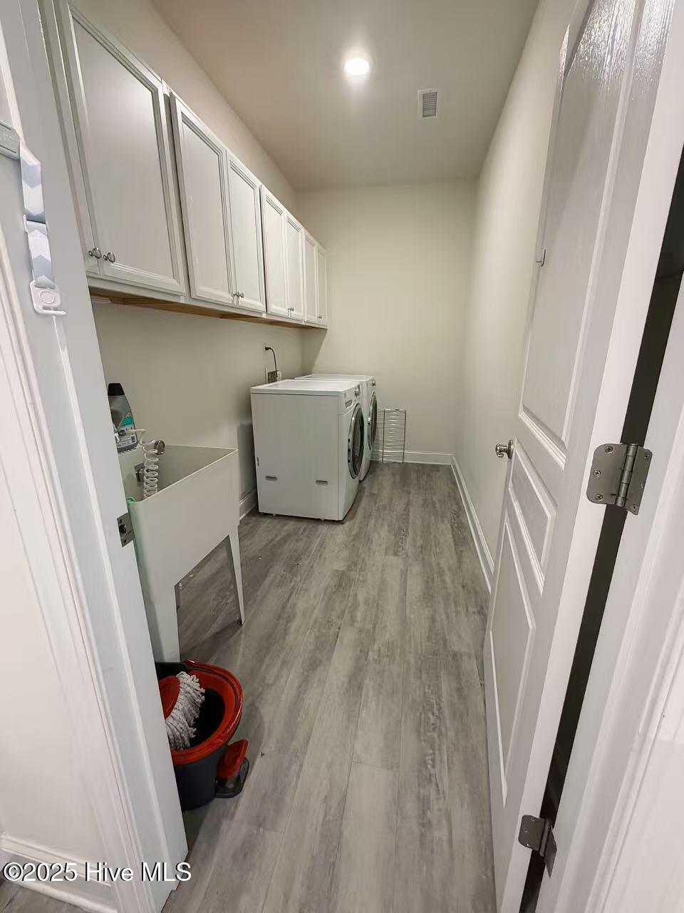 333 Putney Drive Cary, NC 27518 - Photo 13 of 17 b98cabffbe082c78852a8a0d4b47858c