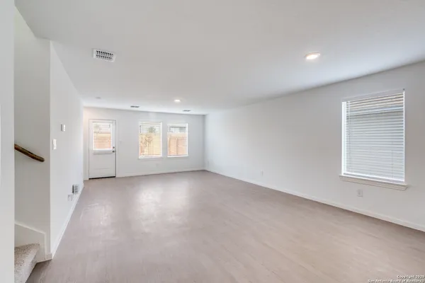 $1,825 | 3335 Gingham, Converse, TX 78109