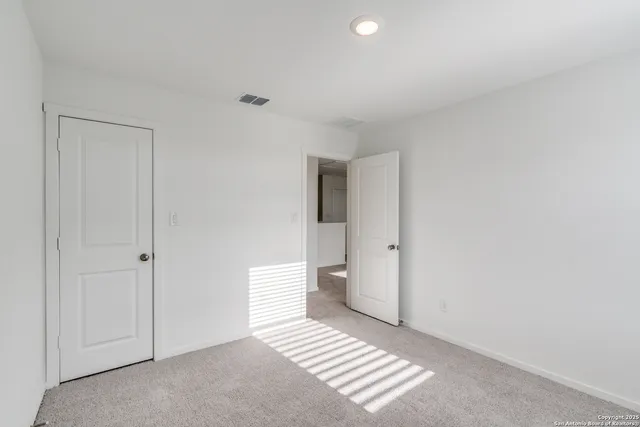 $1,950 | 3335 Gingham, Converse, TX 78109