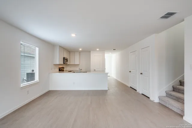 $1,950 | 3335 Gingham, Converse, TX 78109