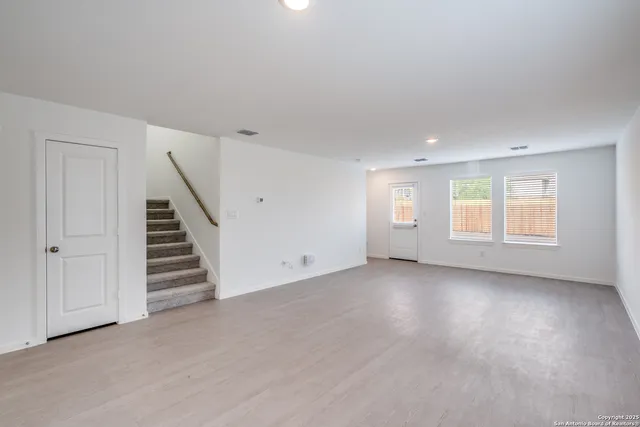 $1,950 | 3335 Gingham, Converse, TX 78109