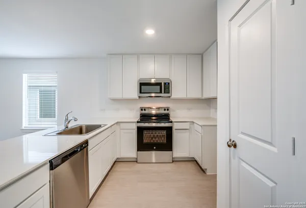 $1,825 | 3335 Gingham, Converse, TX 78109