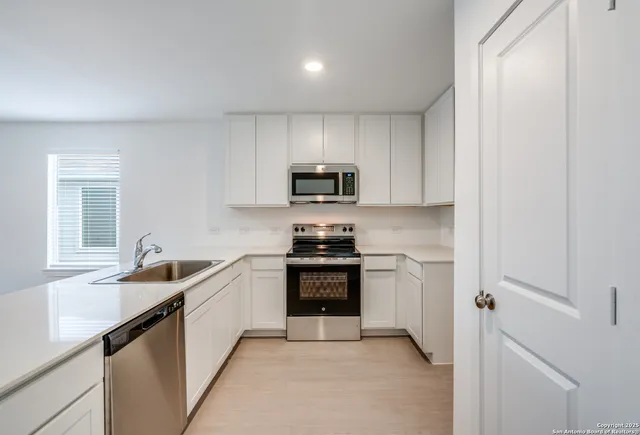 $1,950 | 3335 Gingham, Converse, TX 78109