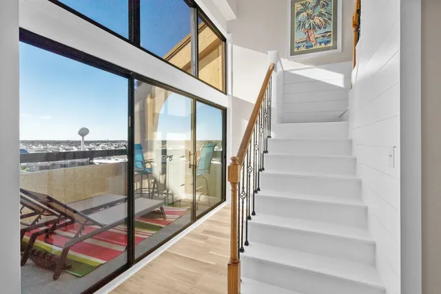 $700,000 | 6100 North Ocean Boulevard, Unit 901, North Myrtle Beach, SC 29582