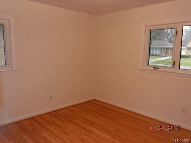 2164 Derby Road Birmingham, MI 48009 - Photo 11 of 21 DSCN5570.JPG