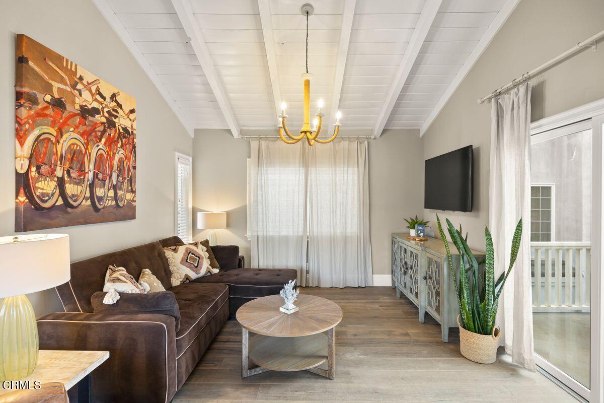 5115 Amalfi Way Oxnard, CA 93035 - Photo 13 of 32 Secondary Living Room