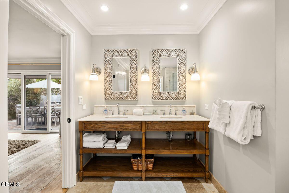 5115 Amalfi Way Oxnard, CA 93035 - Photo 16 of 32 Primary Bathroom