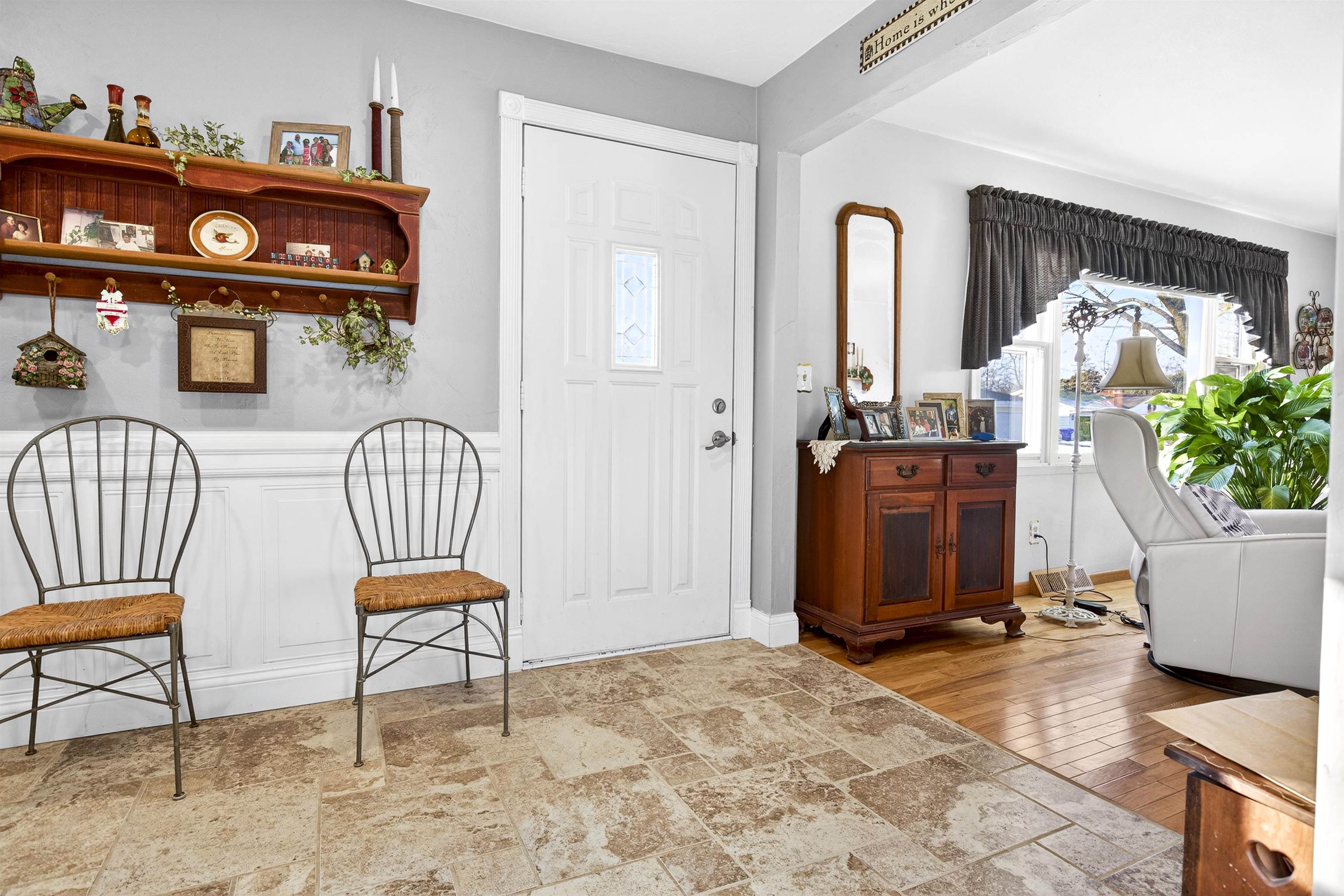 1128 East Layton Avenue Appleton, WI 54915 - Photo 4 of 48