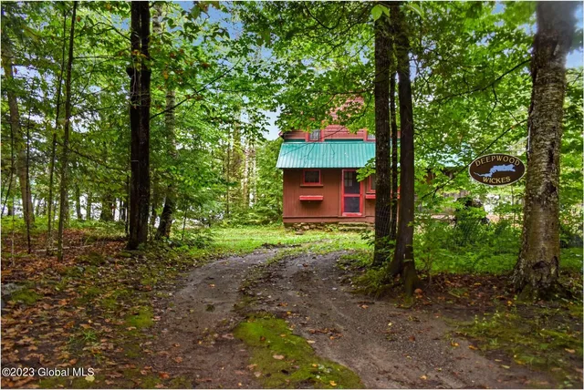 $549,500 | 21 Deepwood Drive, Ticonderoga, NY 12883