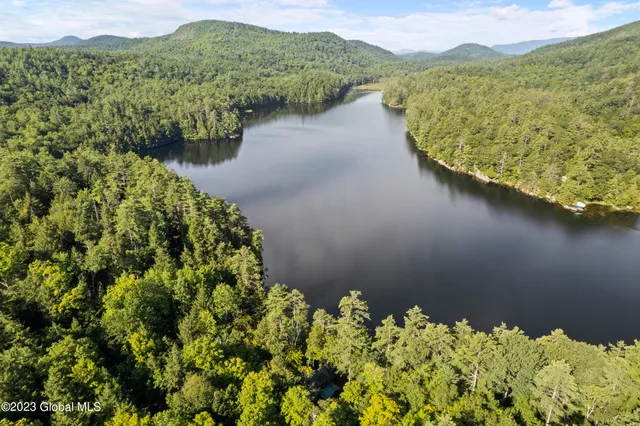 $549,500 | 21 Deepwood Drive, Ticonderoga, NY 12883