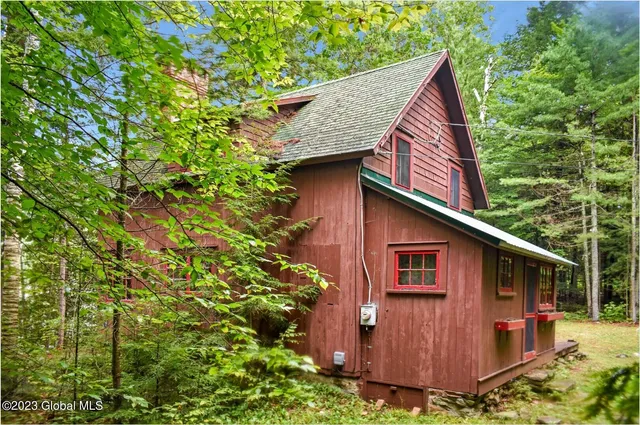 $549,500 | 21 Deepwood Drive, Ticonderoga, NY 12883