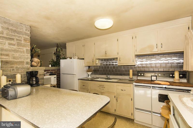 2126 Emory Road Reisterstown, MD 21136 - Photo 10 of 22 Kitchen