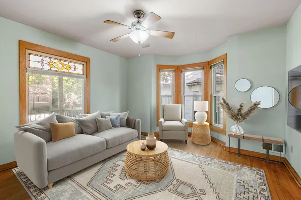 $1,350 | 1815 Clinton Avenue, Unit 1, Minneapolis, MN 55404