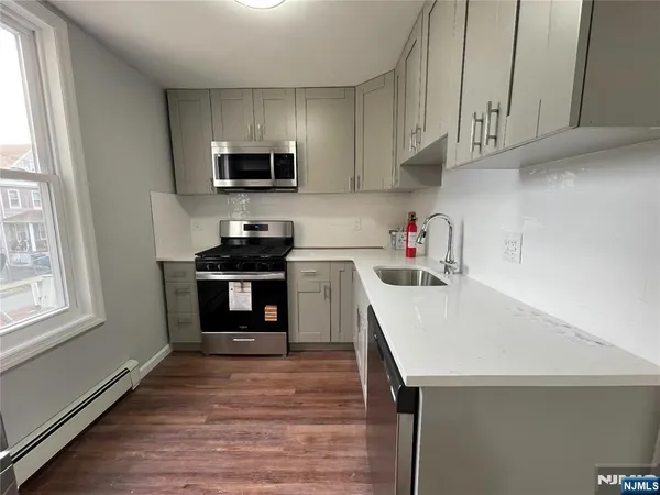 $2,545 | 159 Union Street, Unit 1, Hackensack, NJ 07601