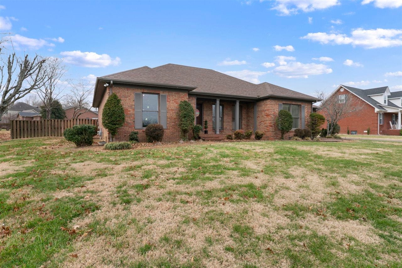 327 Autumn Ridge Road Glasgow, KY 42141 - Photo 3 of 25 Gallery Image 3