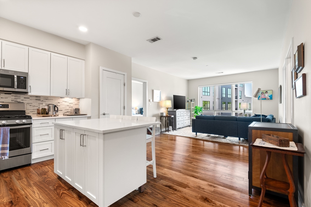 3531 Washington Street, Unit 304 Boston, MA 02130 - Photo 1 of 40